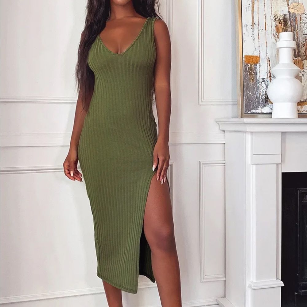 Above the Curve Olive Green Ribbed
Bodycon Midi Dress